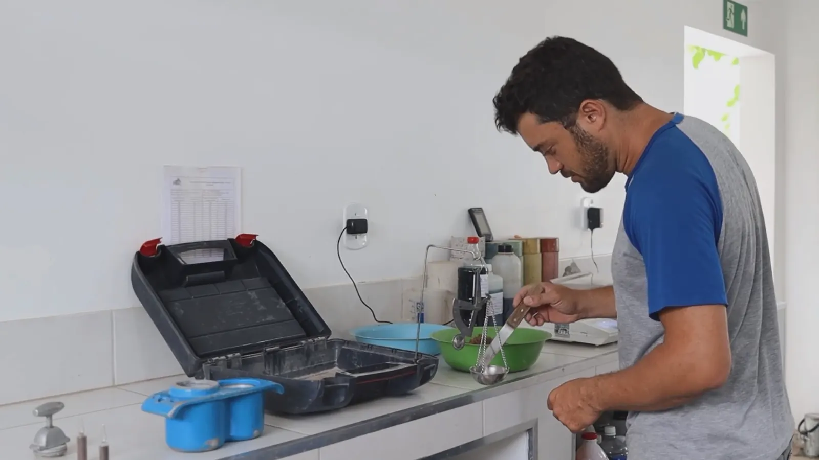 Ensaio no Laboratório de Tecnologia do Concreto da MBC