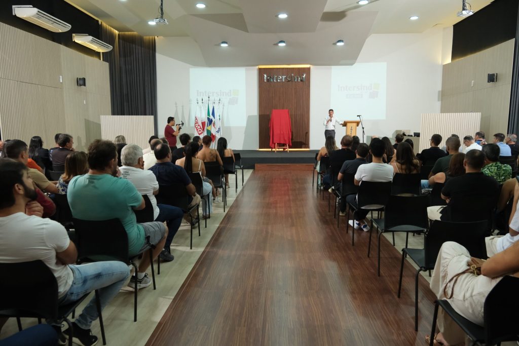 Auditório “Victor Penna Costa” é inaugurado no Intersind