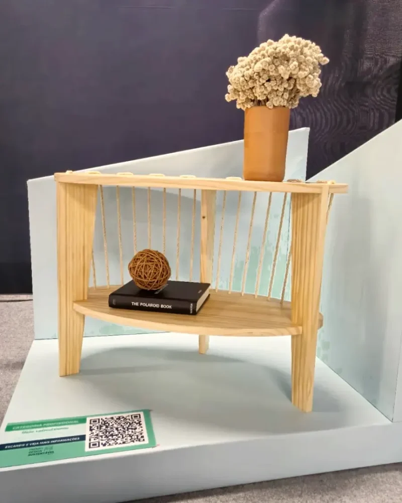 Peça em exposição — aparador