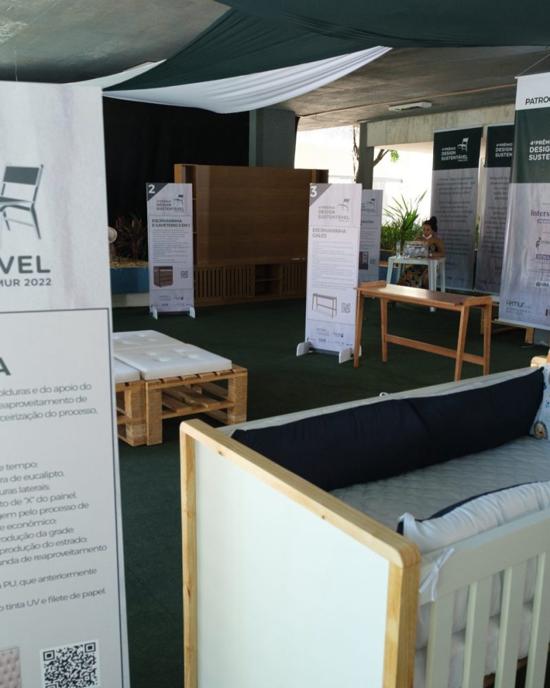 Berço Mini Cama Flora em exposição na 4ª edição do Prêmio Design Sustentável, em 2022.