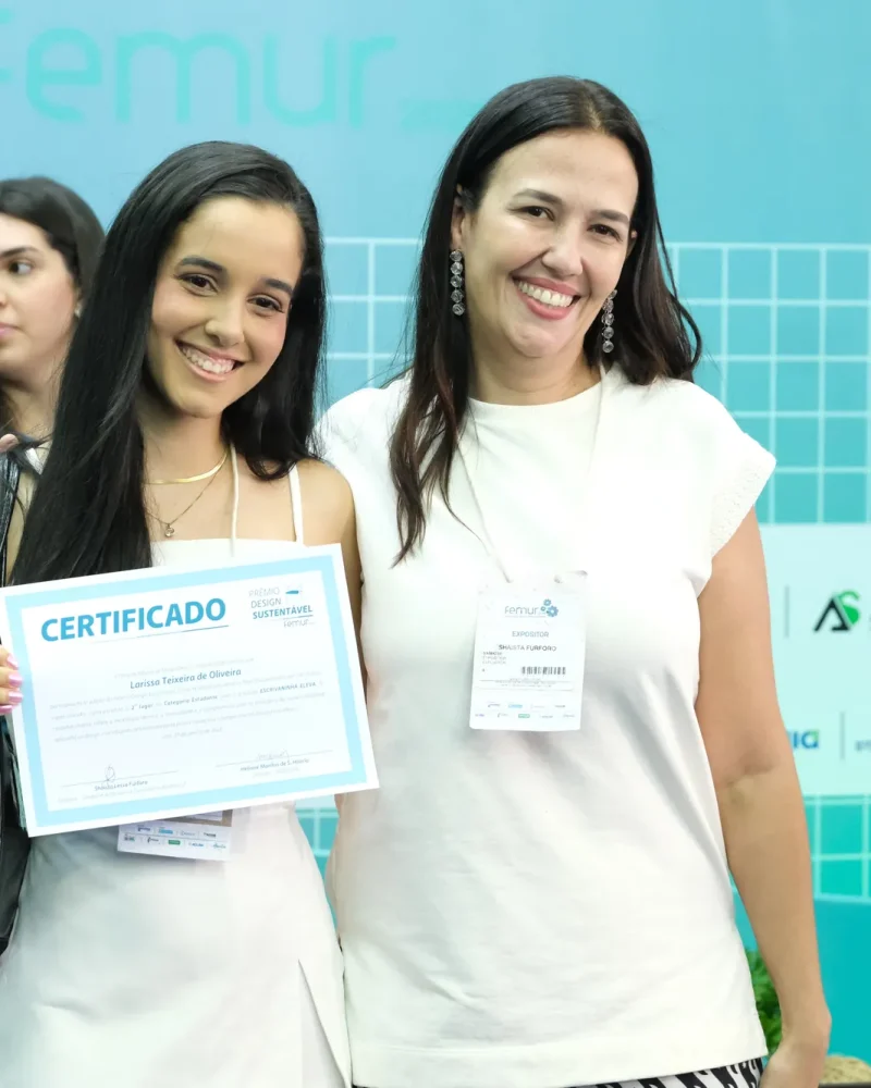 Premiada recebe o certificado da 6ª edição, em 2026.