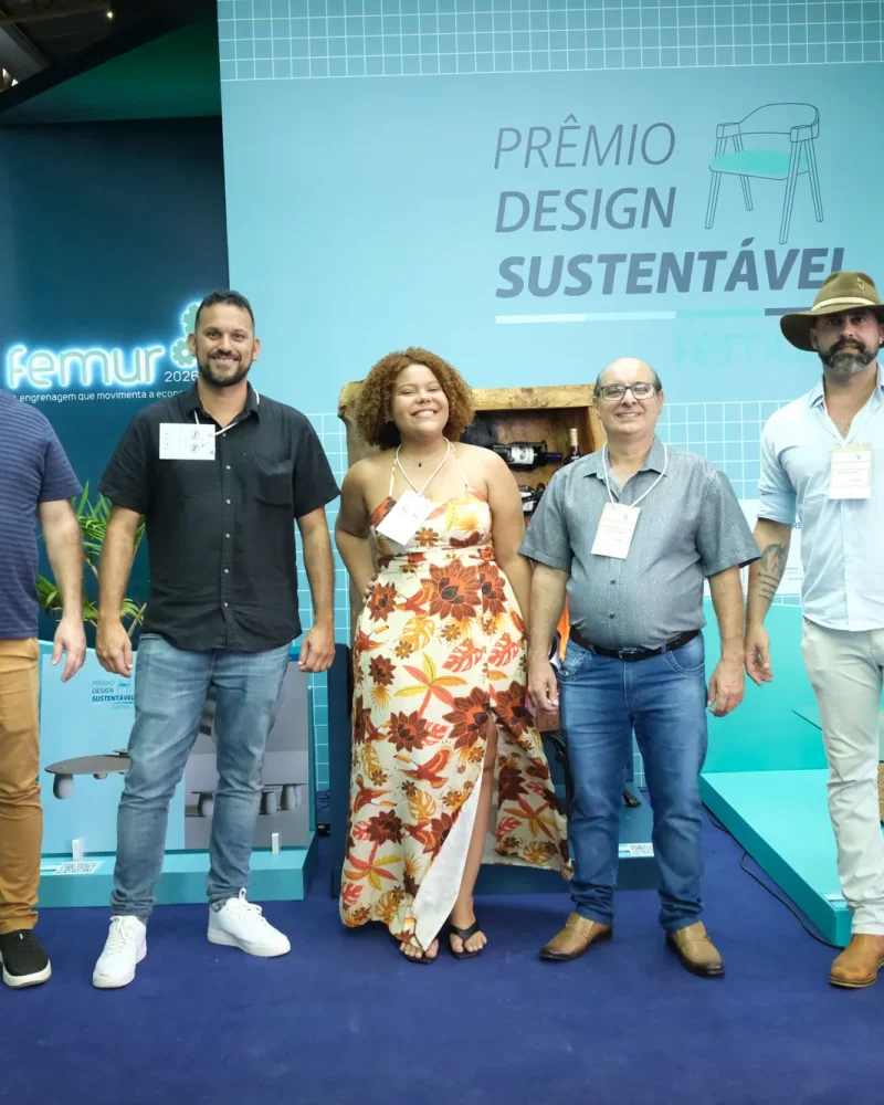 Premiados reunidos no estande da 6ª edição, em 2026.